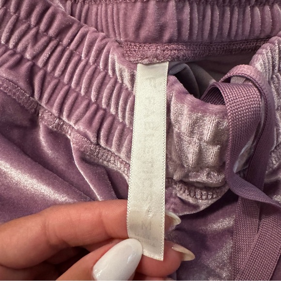 Fabletics purple velvet joggers size medium - Picture 4 of 8